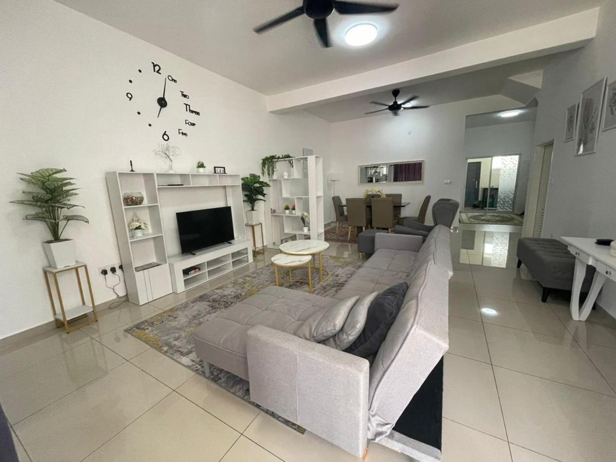Safiyya Homestay 켈루앙 외부 사진