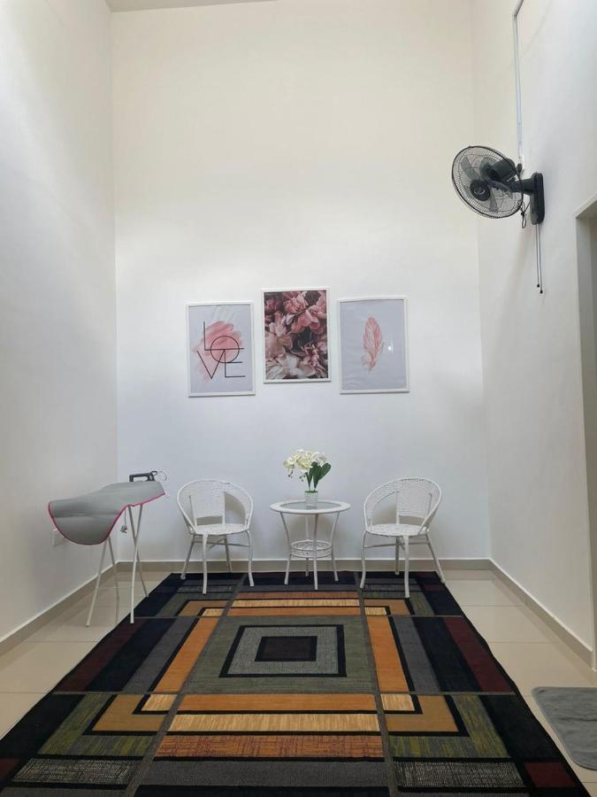 Safiyya Homestay 켈루앙 외부 사진